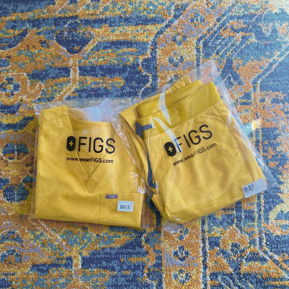 NWT FIGS Gold Set Size Small
